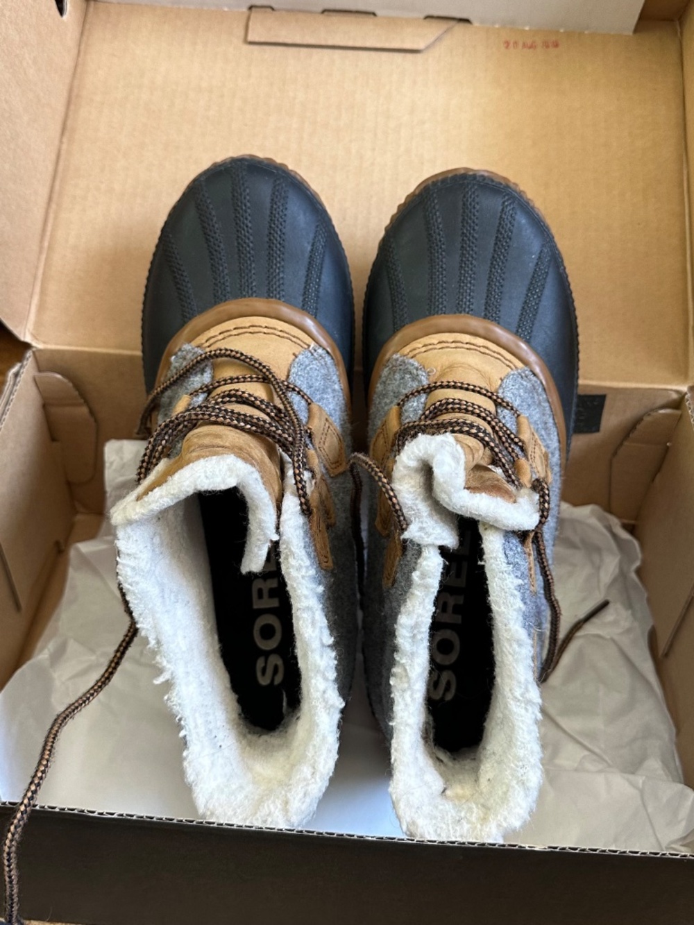 Sorel Boots - Picture 2 of 6